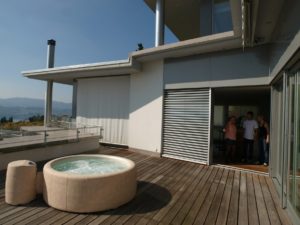 Installing a spa on a balcony